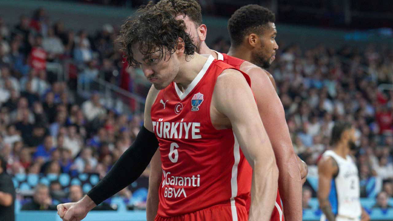 Cedi Osman: "Sağlık ekibimize teşekkürler"