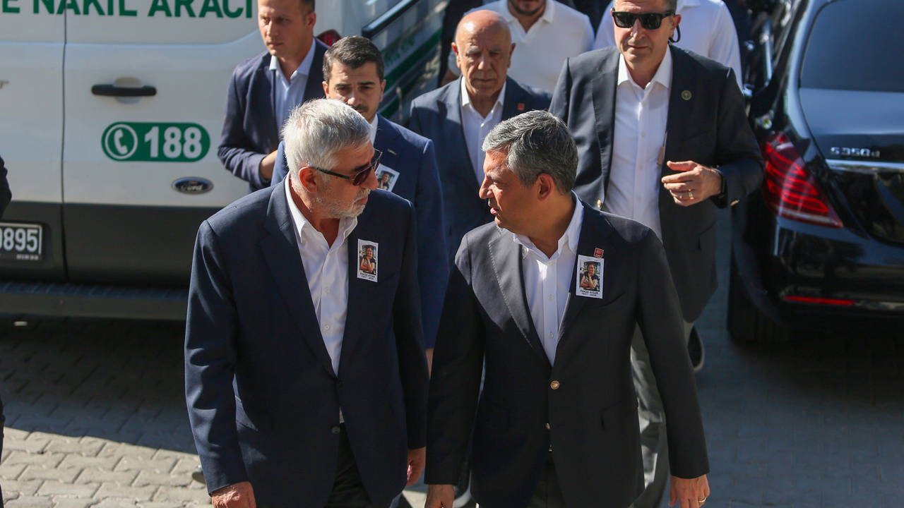 Özgür Özel, Necati Yağcı'nın kayınvalidesinin cenaze törenine katıldı