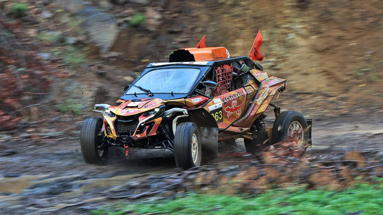 Offroad heyecanı Baja Attalos ile Kepez'de 