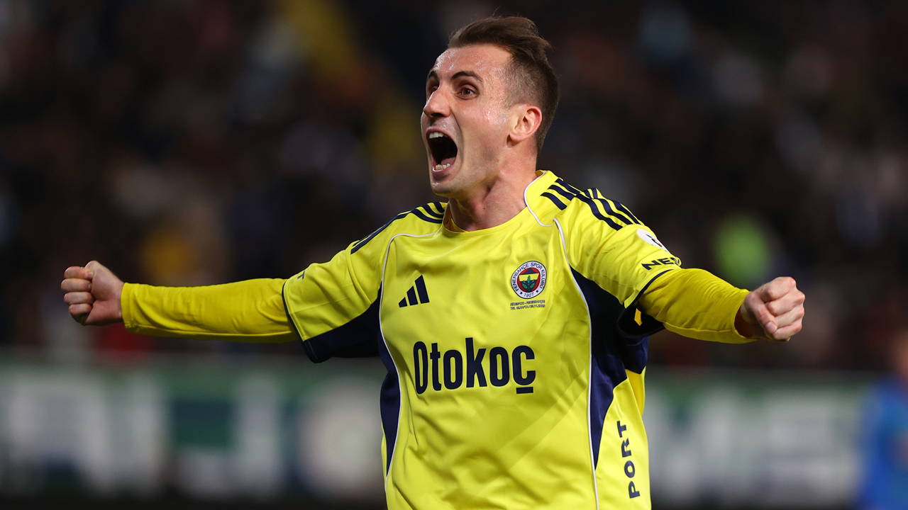 Galatasaraylılardan Kerem Aktürkoğlu protestosu!