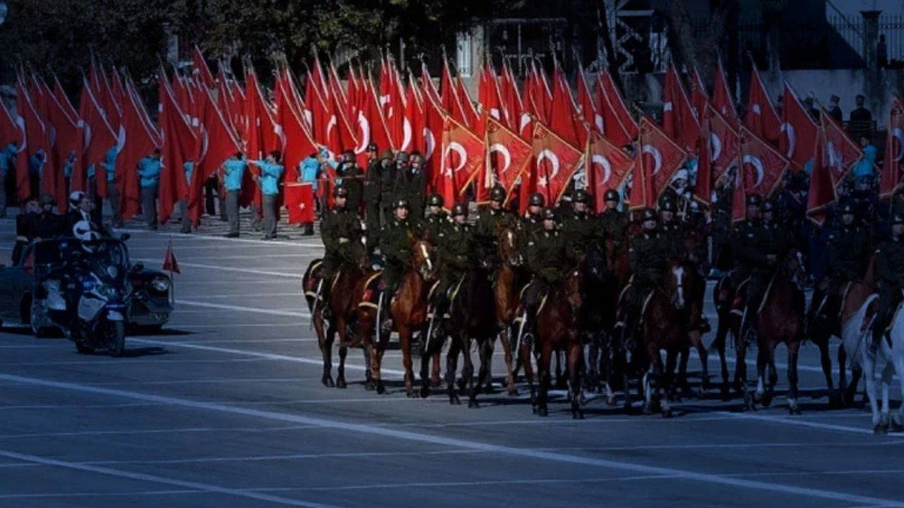 28 Ekim bankalar, kargo firmaları, sağlık kurumları açık mı? 28 Ekim yarım gün tatil mi?