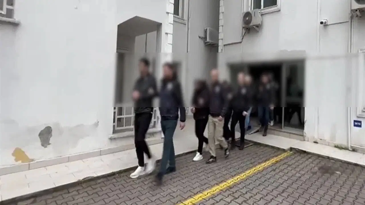Sakarya merkezli 12 ilde 'çevrimiçi çocuk müstehcenliği' operasyonu: 13 tutuklama