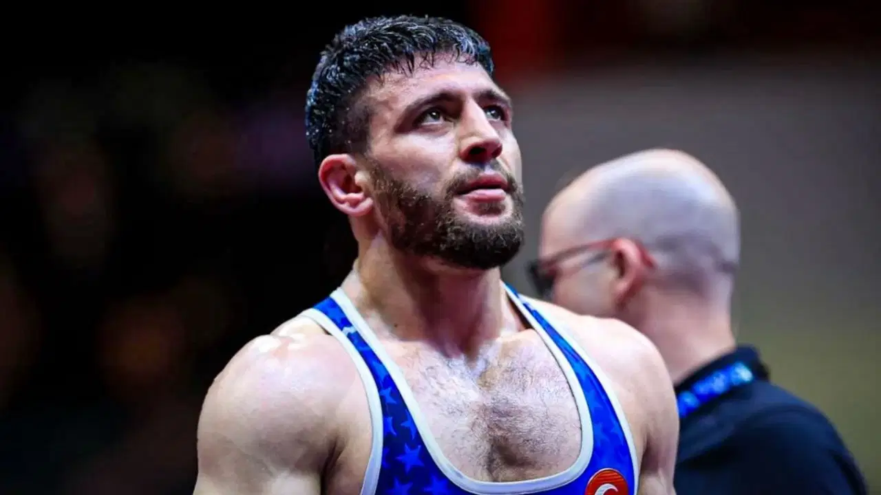 Milli güreşçi Cengiz Arslan Avrupa üçüncüsü!