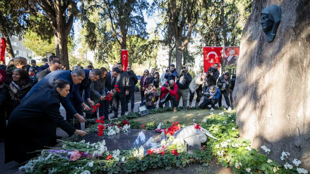 Zübeyde Hanım anıt mezarı başında anıldı