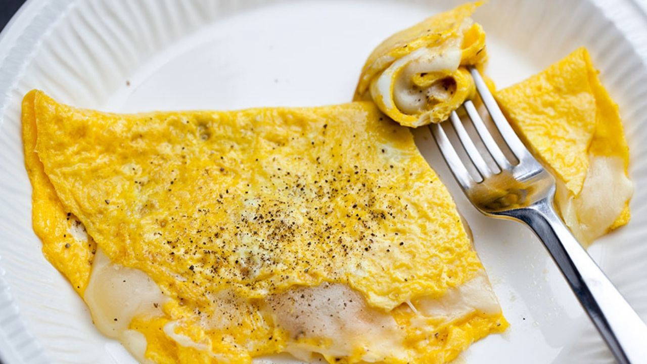 Güne hafif bir başlangıç: Peynirli omlet tarifi