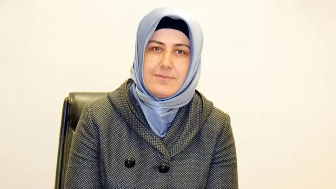 AKP'li meclis üyesi Nevim Baş: 'Evet Atatürk seçme ve seçilme hakkını kadınlara vermiştir, fakat bana seçilme hakkını Cumhurbaşkanımız vermiştir'
