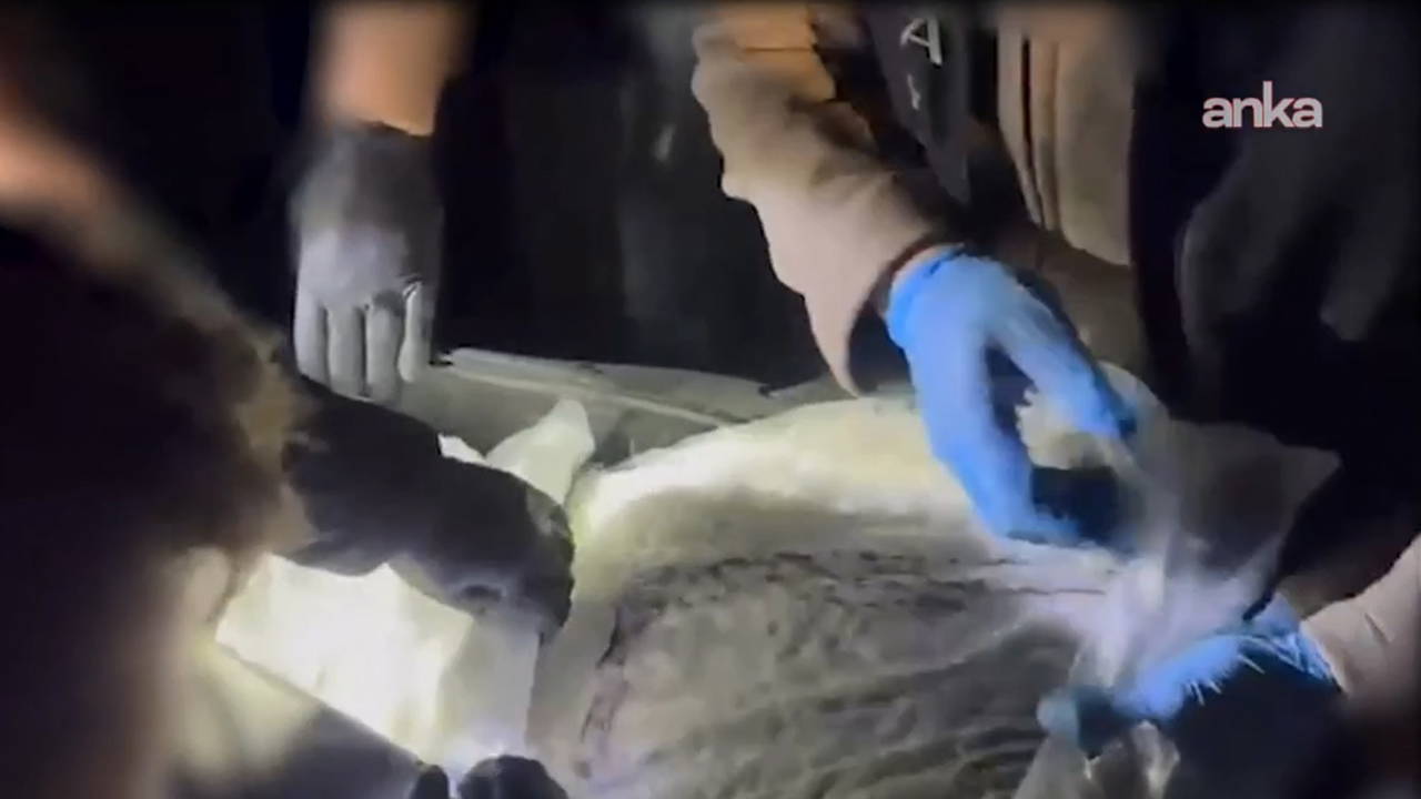 Ayvalık açıklarında operasyon: 158 kilo 664 gram esrar ele geçirildi