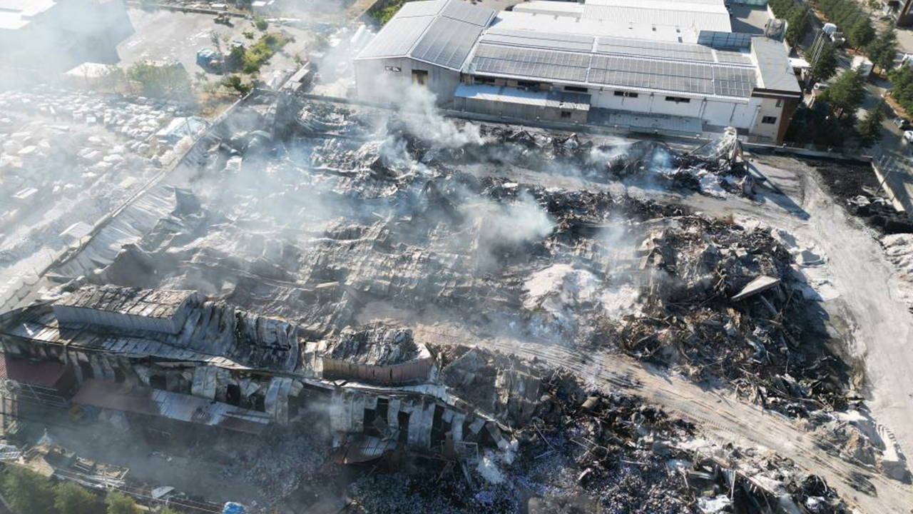 Niğde'deki fabrika yangını 10 saatte söndürüldü!
