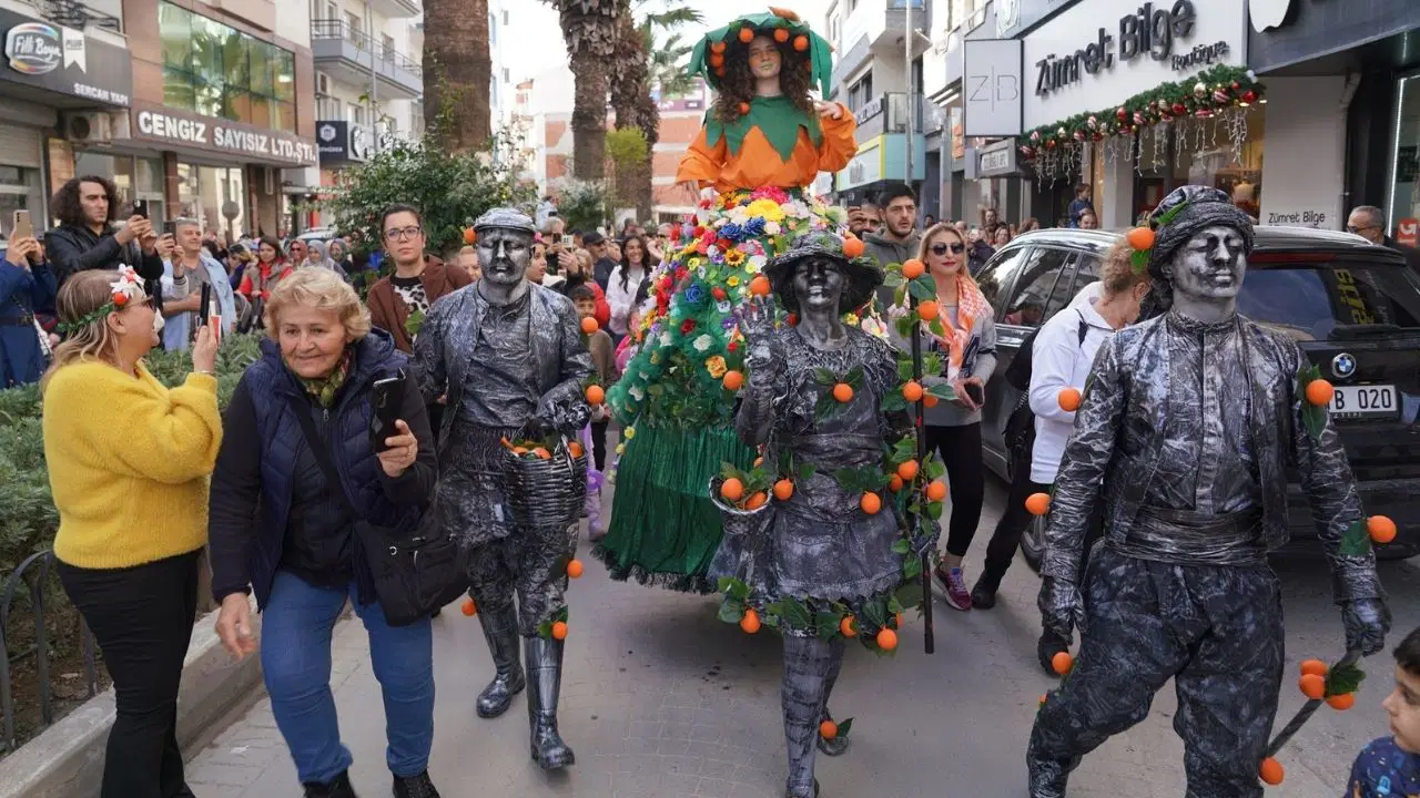 Seferihisar Mandalina Şenliği 25. kez coşkuyla kutlandı