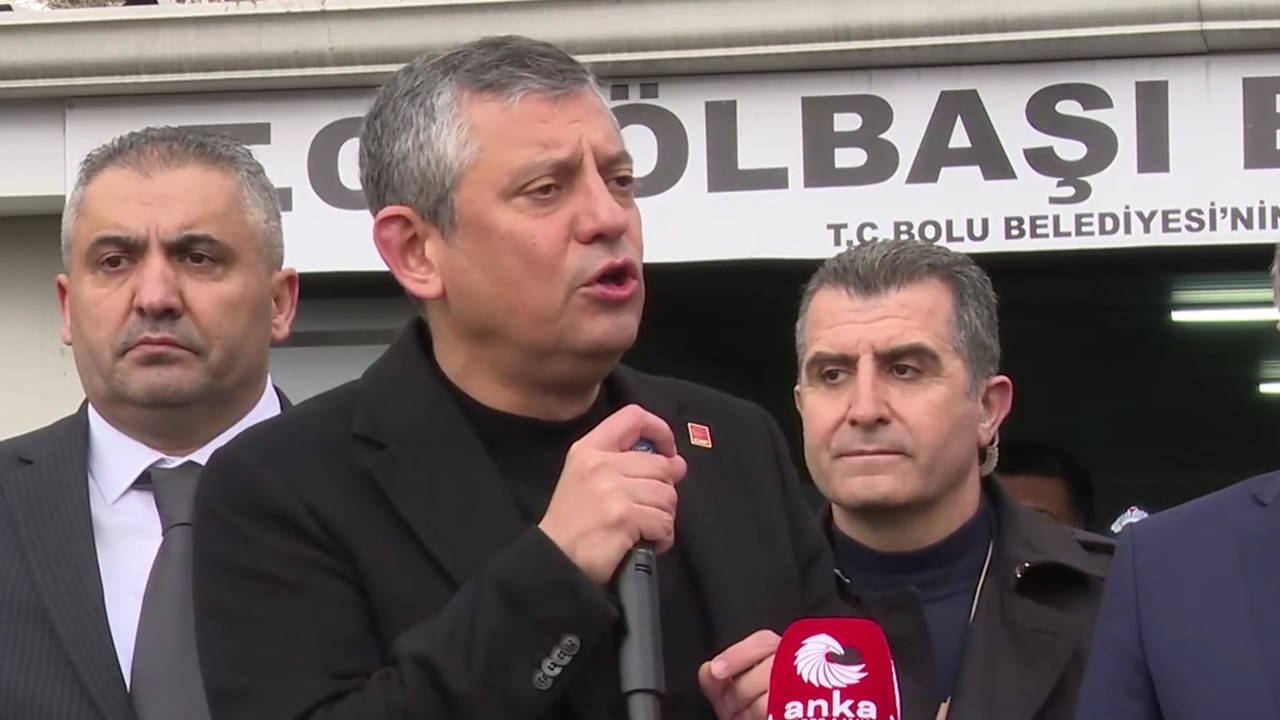 Özgür Özel'den Erdoğan'a 'deprem turisti' yanıtı: 'Allah'tan da korkmuyor sizden de utanmıyor'