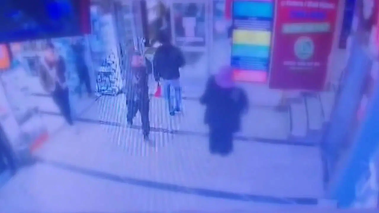 Doğubank'ta iş yerine ateş açan şüpheli yakalandı: Silahlı saldırının yeni görüntüleri ortaya çıktı!