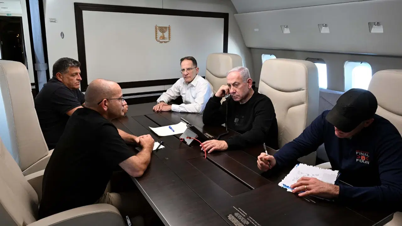 Netanyahu’nun uçağı 'bilinmeyen bir noktaya' götürüldü