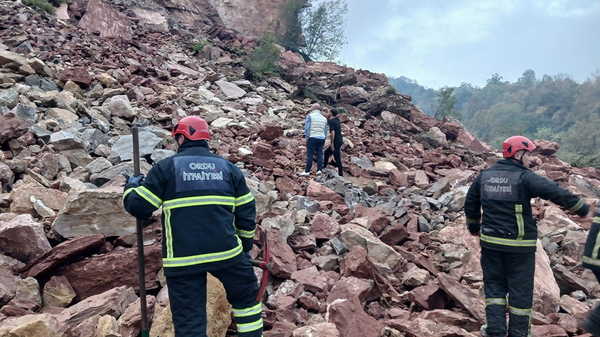 Fatsa'da taş ocağı şantiyesinde göçük: İşçiler enkaz altında