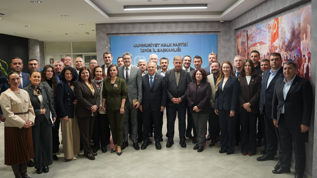 CHP Genel Başkan yardımcıları İzmir’de temaslarda bulundu