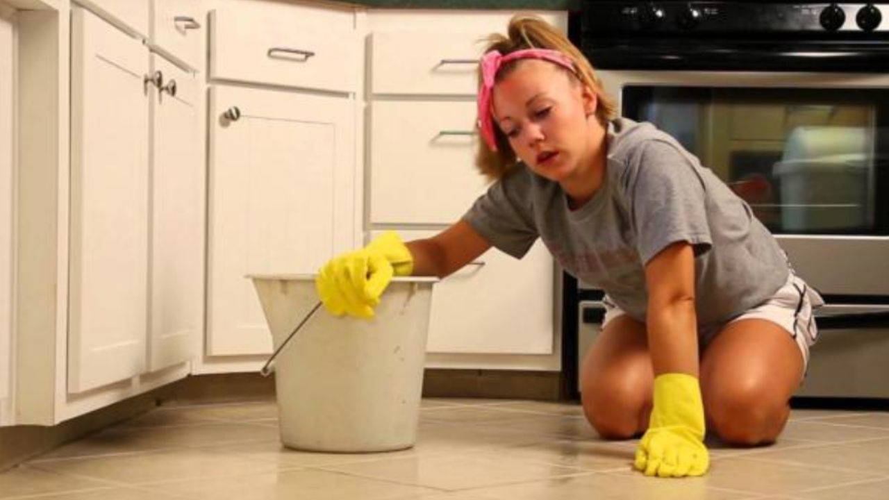 Kocası için saçını süpürge eden 3 kadın burcu: Bu burçlar evliliği için her şeyini feda ediyor