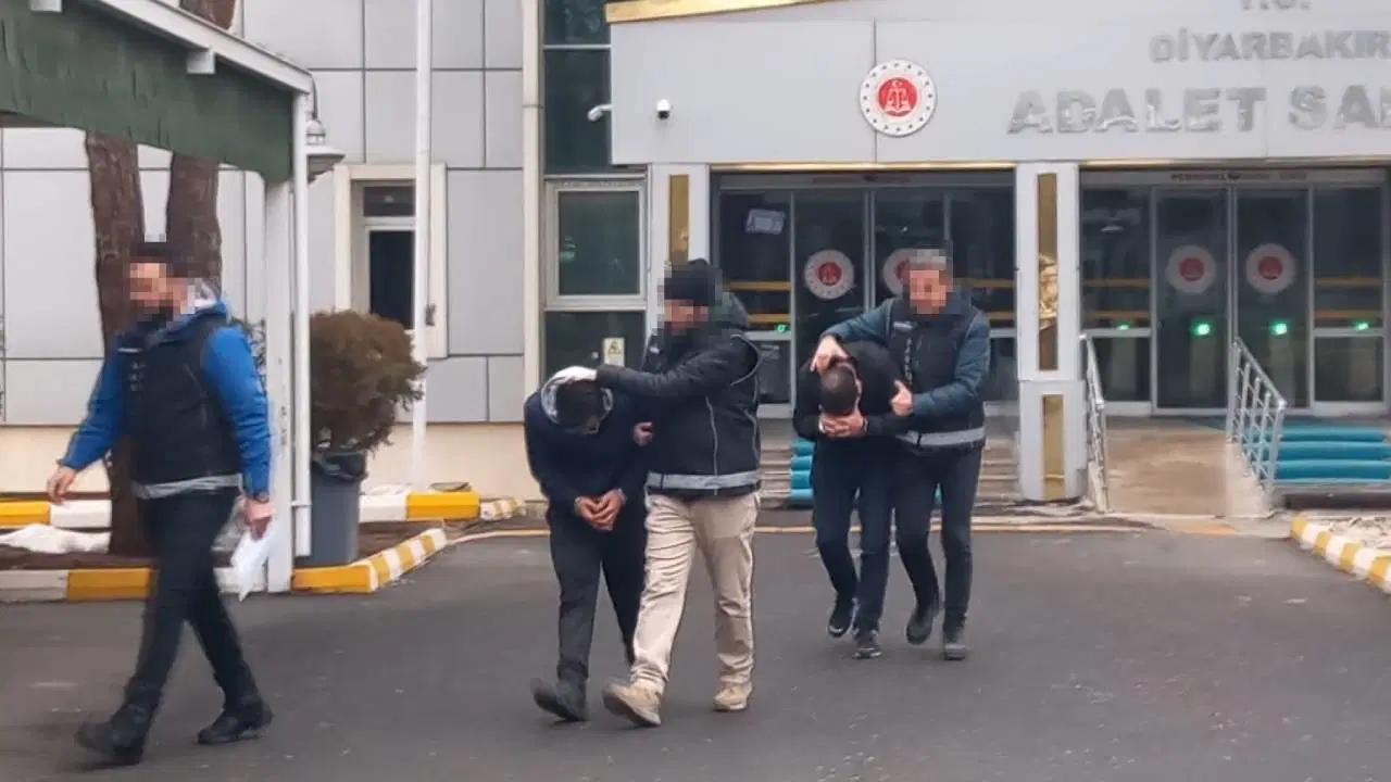 2 şüphelinin mide ve bağırsaklarından 91 kapsül metamfetamin çıktı