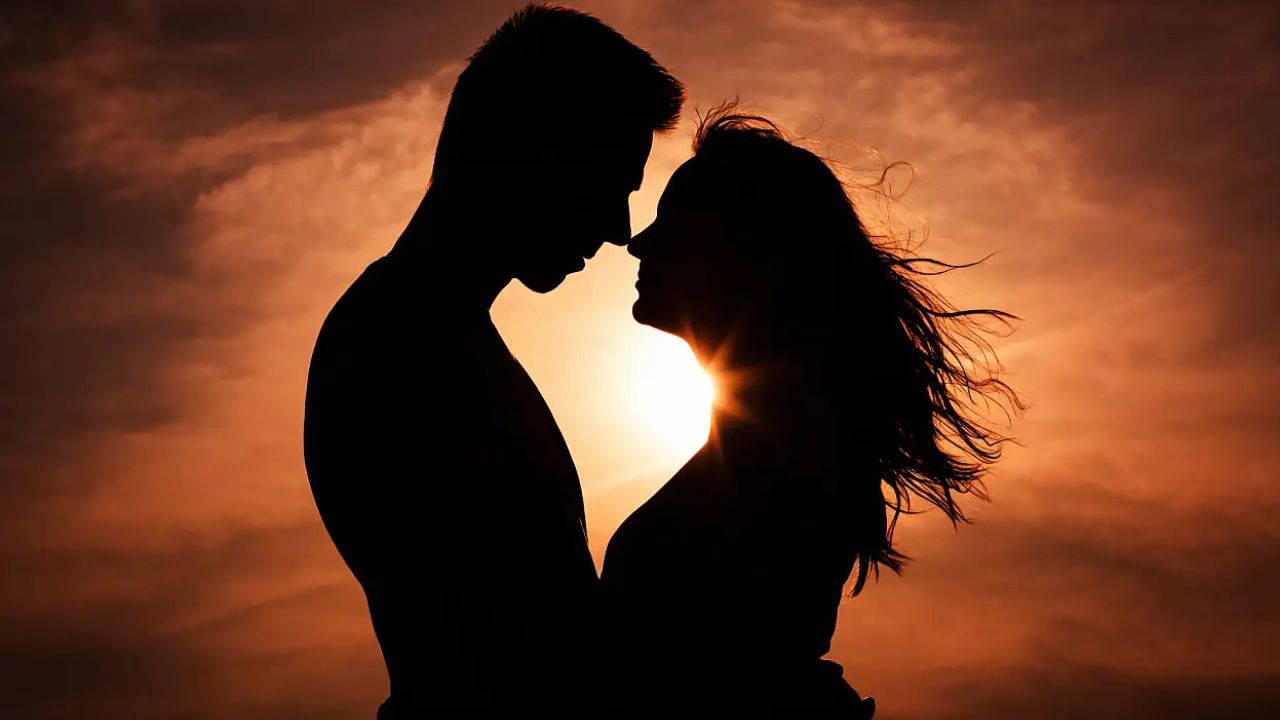 Aşkta mantığını en çabuk kaybeden 5 burç: Bu burçlar kalbinin sesini her şeyin önüne koyuyor...