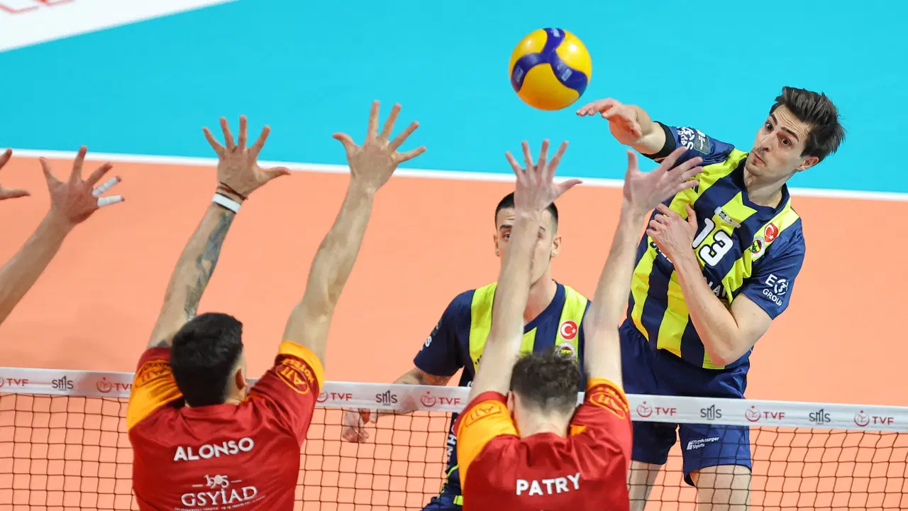 Voleybol derbisinde kazanan Fenerbahçe Medicana!