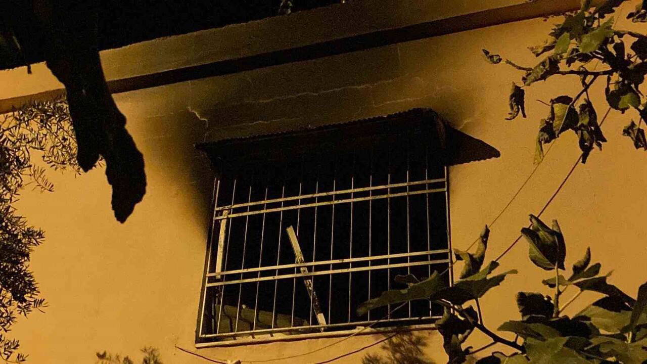 Mersin'de evde yangın çıktı, 1 kişi hayatını kaybetti