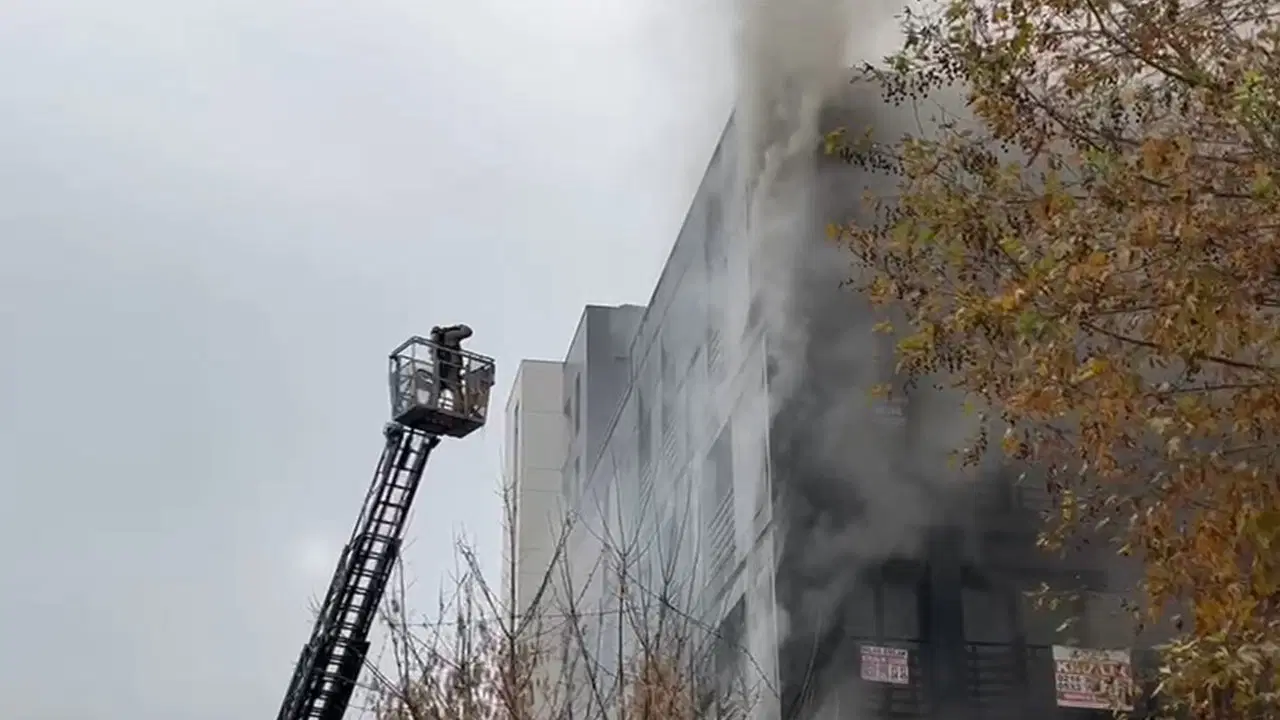 Kadıköy’de korku dolu anlar: Duman tüm binayı sardı