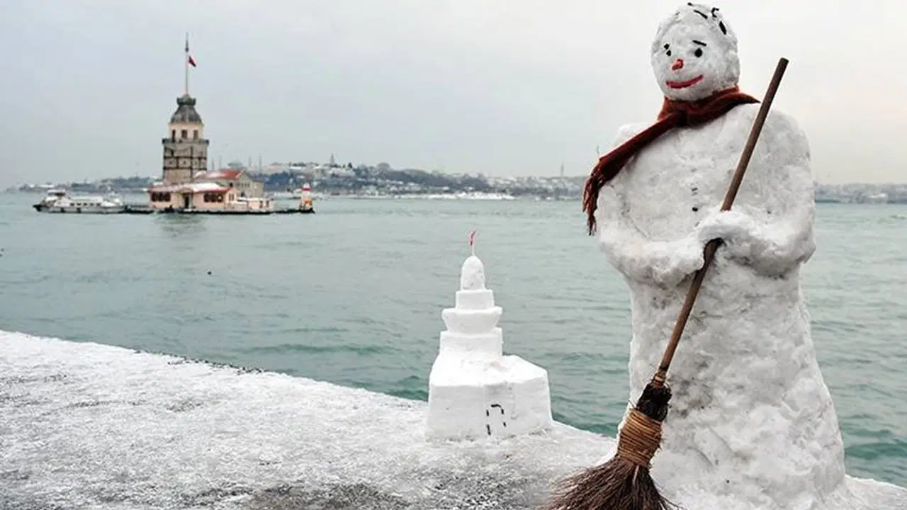 AKOM'dan İstanbul için kritik uyarı: Sıcaklıklar düşecek, kar yağışı için tarih verildi