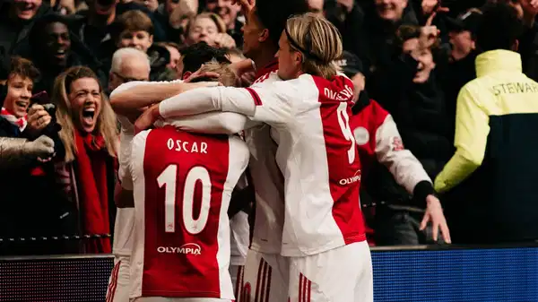 Hollanda'daki dev maçta kazanan Ajax!