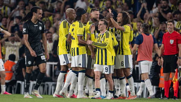 Spor yazarları Fenerbahçe - Sturm Graz maçını değerlendirdi: 'Elit kadro, elit oyun, mutlu Fenerbahçe!'