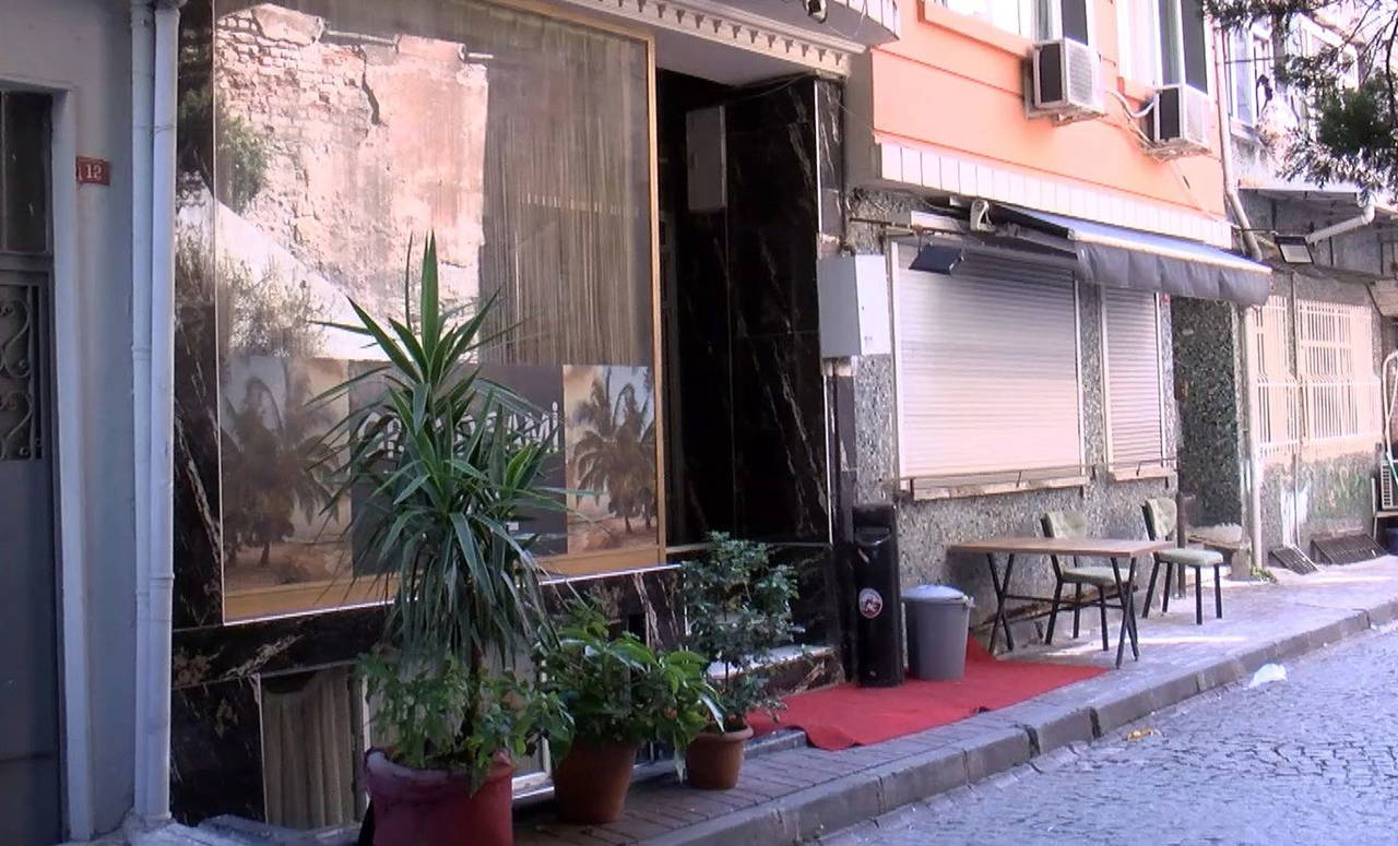 Böcek ailesi gibi zehirlenmişlerdi... İstanbul'da iki kardeşin öldüğü davada 5 kişi tutuklandı!