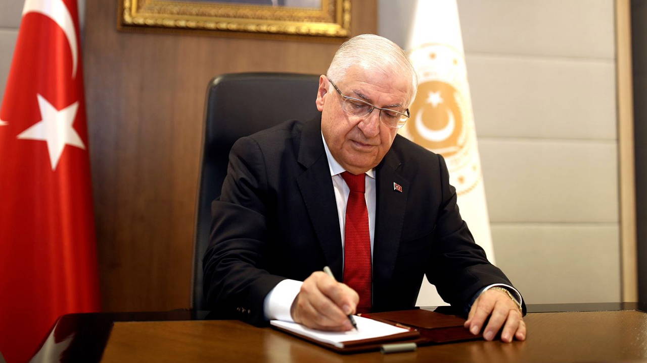 Bakan Güler’den 29 Ekim Cumhuriyet Bayramı mesajı: 'Türk milletinin yeniden doğuşunun sembolü'