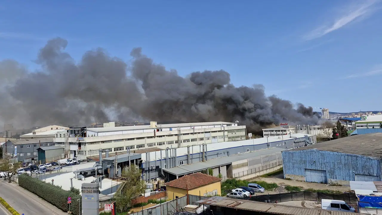Ümraniye Organize Sanayi Bölgesi'nde yangın