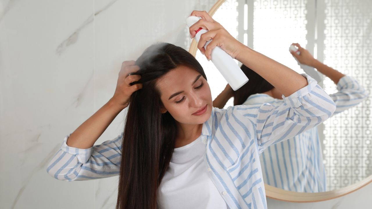 Parlak saçların ardındaki doğal sır ortaya çıktı: Saç sirkesi nedir, ne işe yarar?