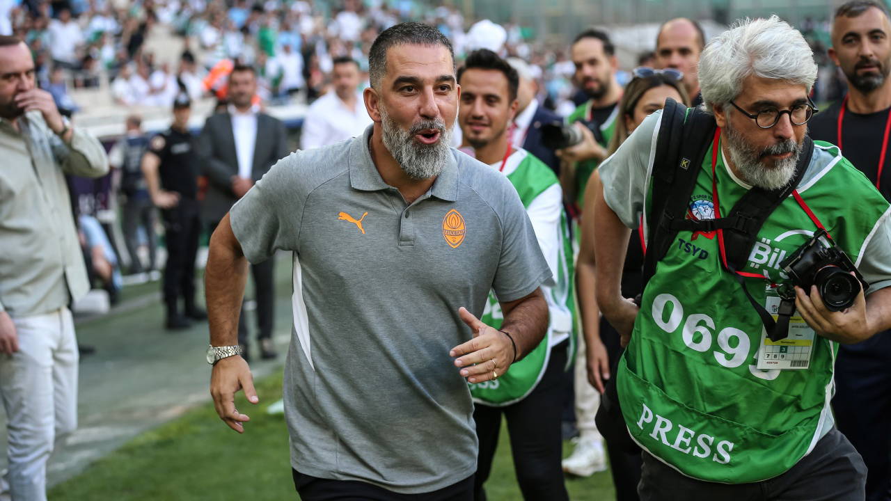 Arda Turan'dan Türkiye yanıtı: 'Gelecekte ne olur bilinmez ama...'