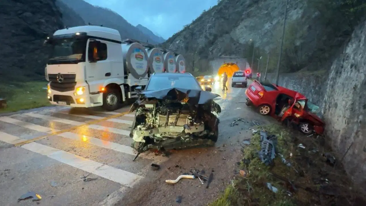 Önce annesini sonra babasını... Bu kazada bir tek Asel bebek hayatta kaldı