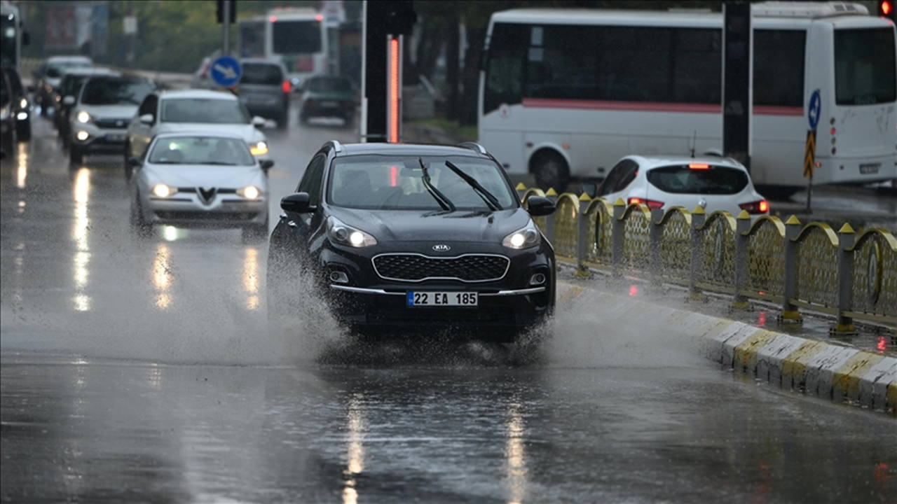 Edirne, Kırklareli ve Tekirdağ'da sağanak etkili oldu