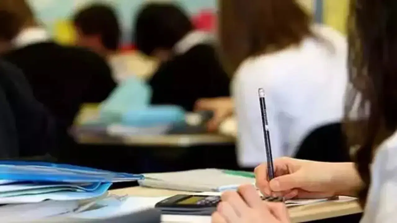 Sağlık Bakanlığı duyurdu: Okullarda bağımlılık taraması geliyor