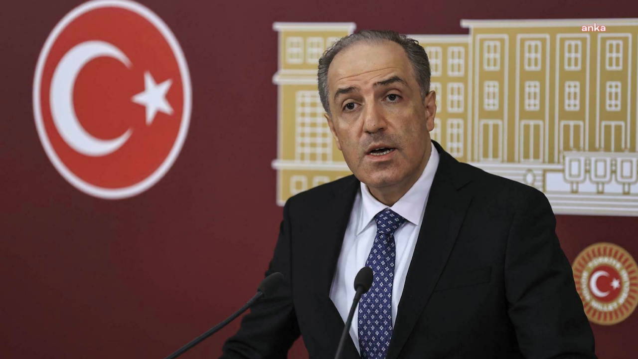 Yeneroğlu'ndan iktidara 'İslamafobi' eleştirisi: 'Kullanışlı günübirlik sloganlar ötesine geçemiyor'