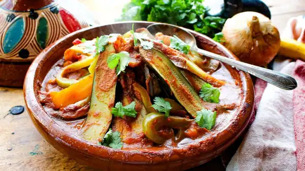 Kuzey Afrika klasiği: Kuzu Etli ve Kayısılı Tagine