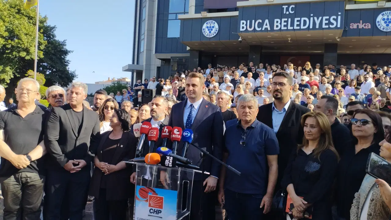 CHP İzmir’den belediye operasyonlarına tepki: Ortada suç yok, algı yönetimi var
