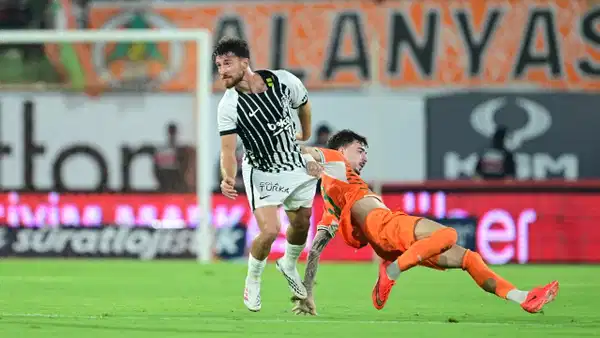 Spor yazarları Alanyaspor - Beşiktaş maçını yorumladı: 'Vincenzo Italiano, Süper Lig gerçeğiyle karşılaştı'