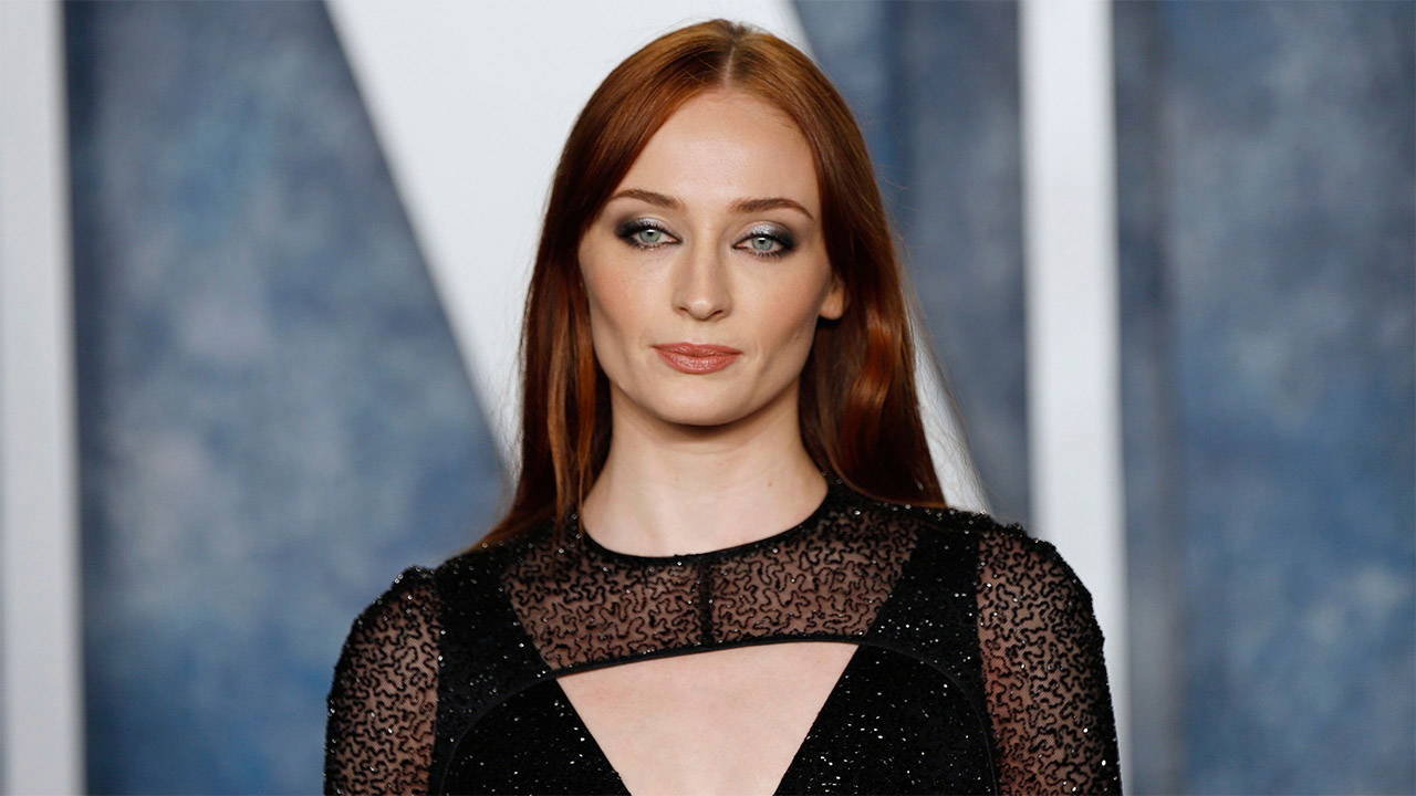 Sophie Turner: 'Bir el sallamam yüzünden nişan bozuldu'