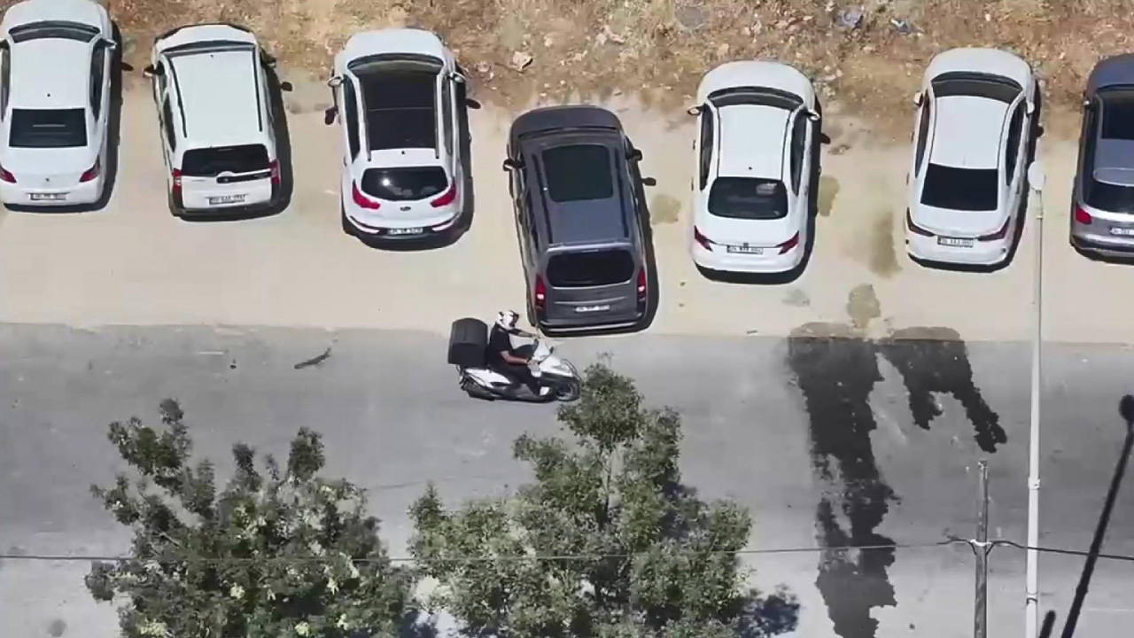 Büyükçekmece'de plajda araçlardan hırsızlık: 2 şüpheli yakalandı