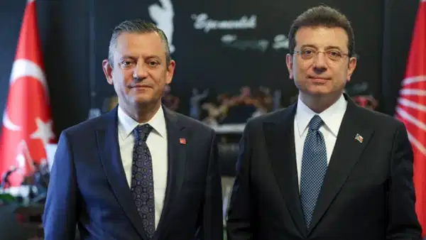 Ekrem İmamoğlu, Özgür Özel'in o fotoğrafını paylaştı: 'Bizleri zindana atıp, parti binalarına kayyım atayınca...'
