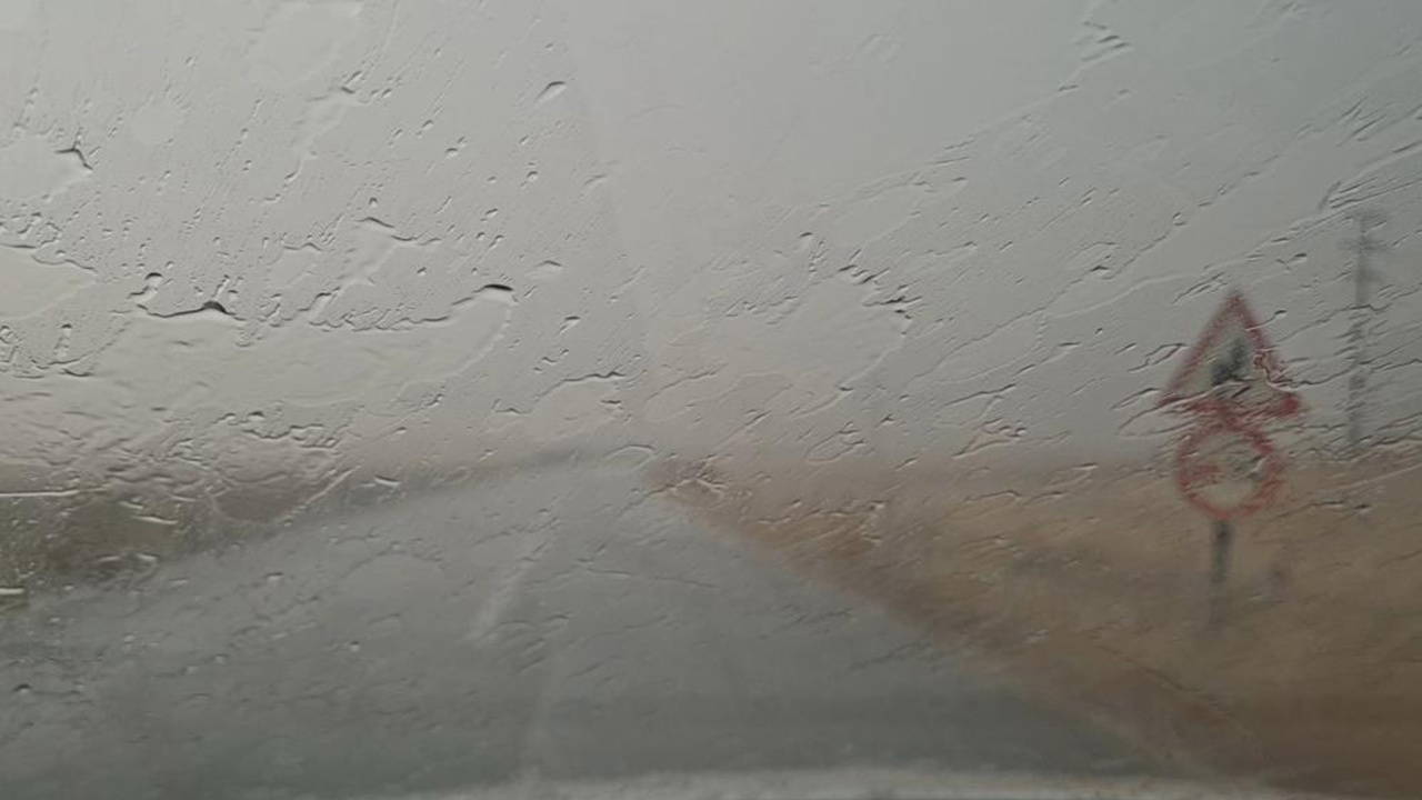 Tekirdağ'da şiddetli yağış: Göz gözü görmedi, sürücüler zor anlar yaşadı