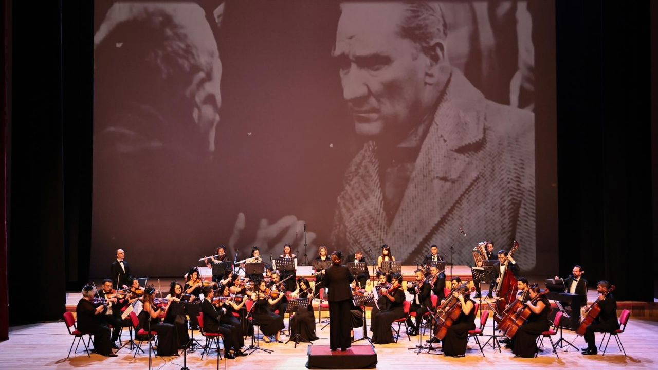 Denizli'de “Ata’ya Saygı Konseri” büyüledi