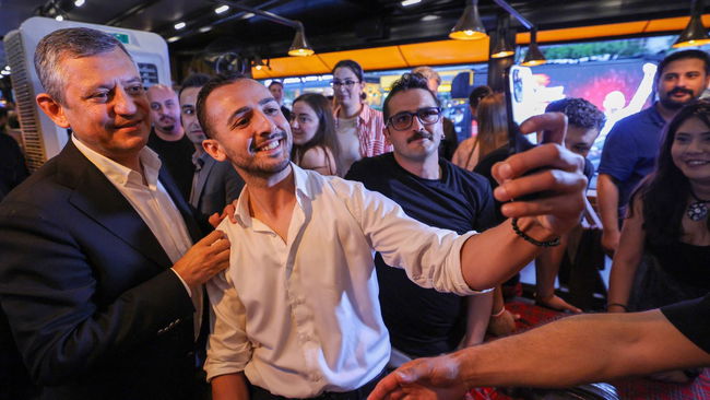 Özgür Özel'den üniversite öğrencilerine söz: 