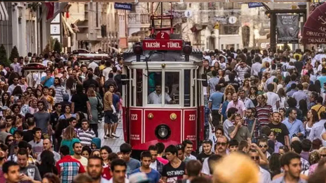 Turks Sleep the Most, Dedicating Nearly 9 Hours Daily; Gender Roles Emerge in Time Allocation
