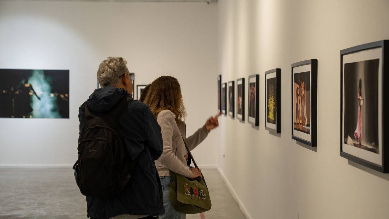 "Fotoğrafın dansı, dansın fotoğrafı" sergisi Taksim Sanat'ta açıldı!