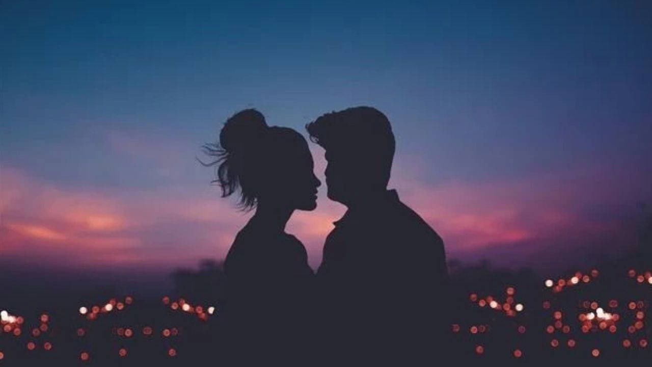 Aşkta duygularıyla öne çıkan 4 burç: Bu burçların dili sadece sevgi