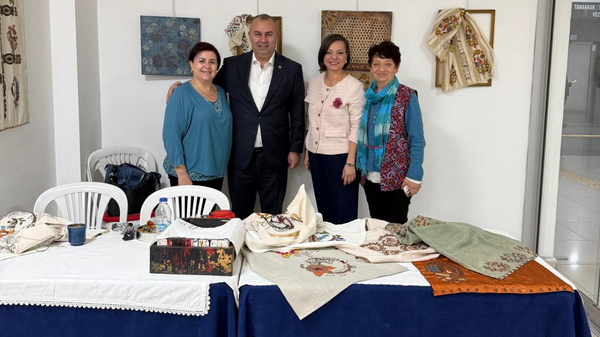 “Gelenekselden Günümüze Dokunuşlar: İzmir’den Tokat’a” sergisi açıldı