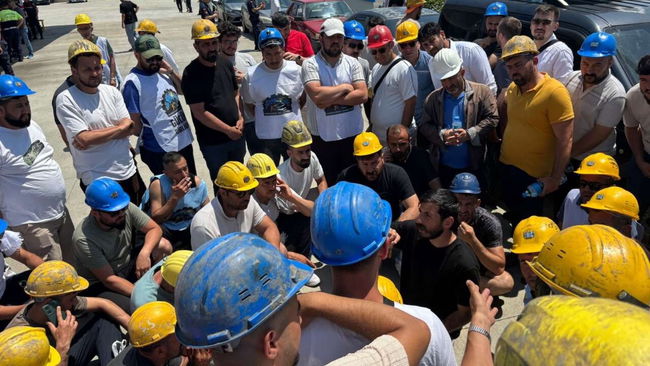 Ücretlerini isteyen madencilere polis müdahalesi: 